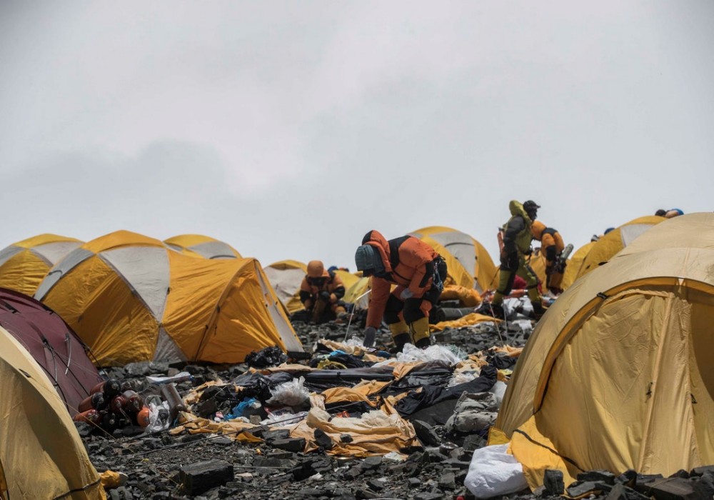 Camping tent
