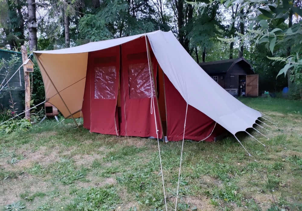 Camping tent